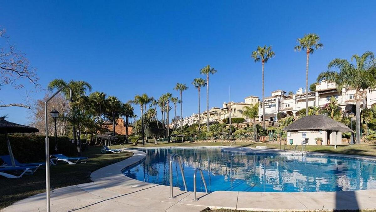 Townhouse Terraced in Guadalmina Baja