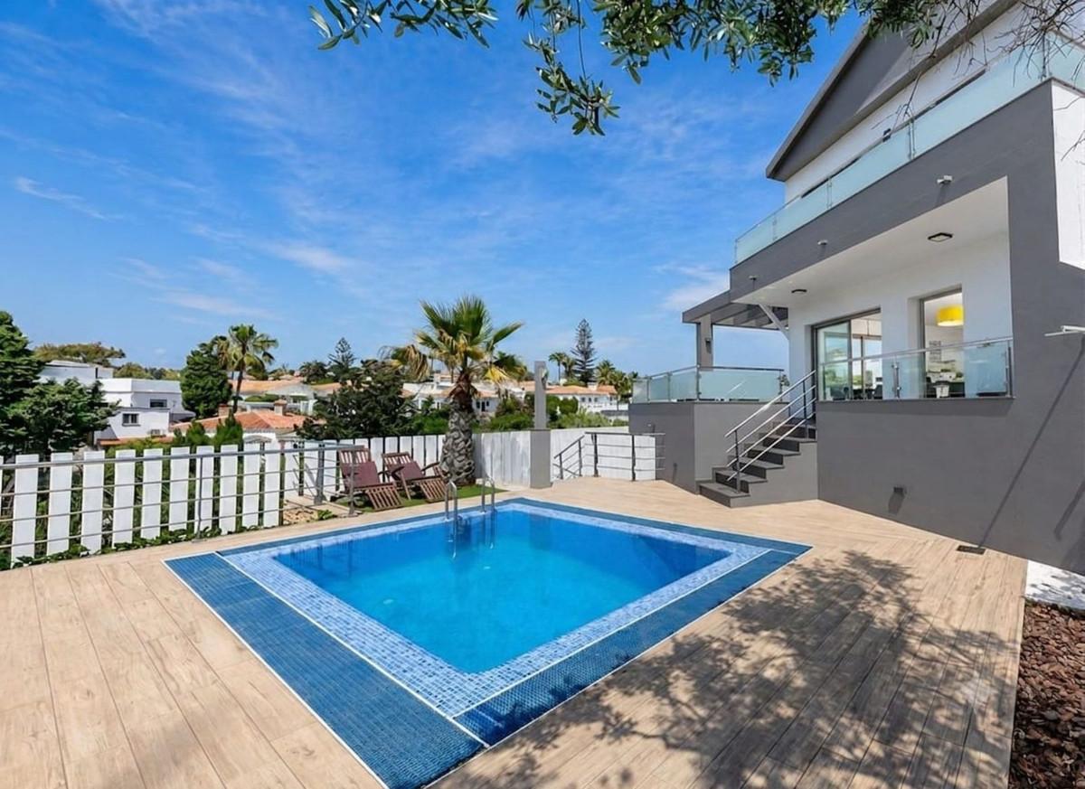 Villa Semi Detached in El Faro