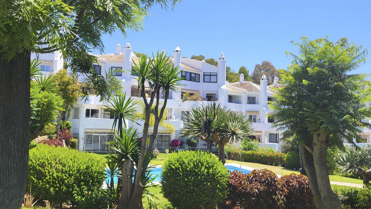 Apartment Middle Floor in Calahonda