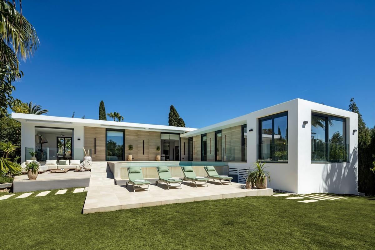 Villa Detached in Nueva Andaluc&iacute;a