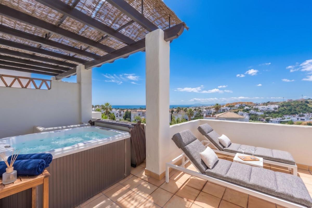 Apartment Penthouse in Estepona