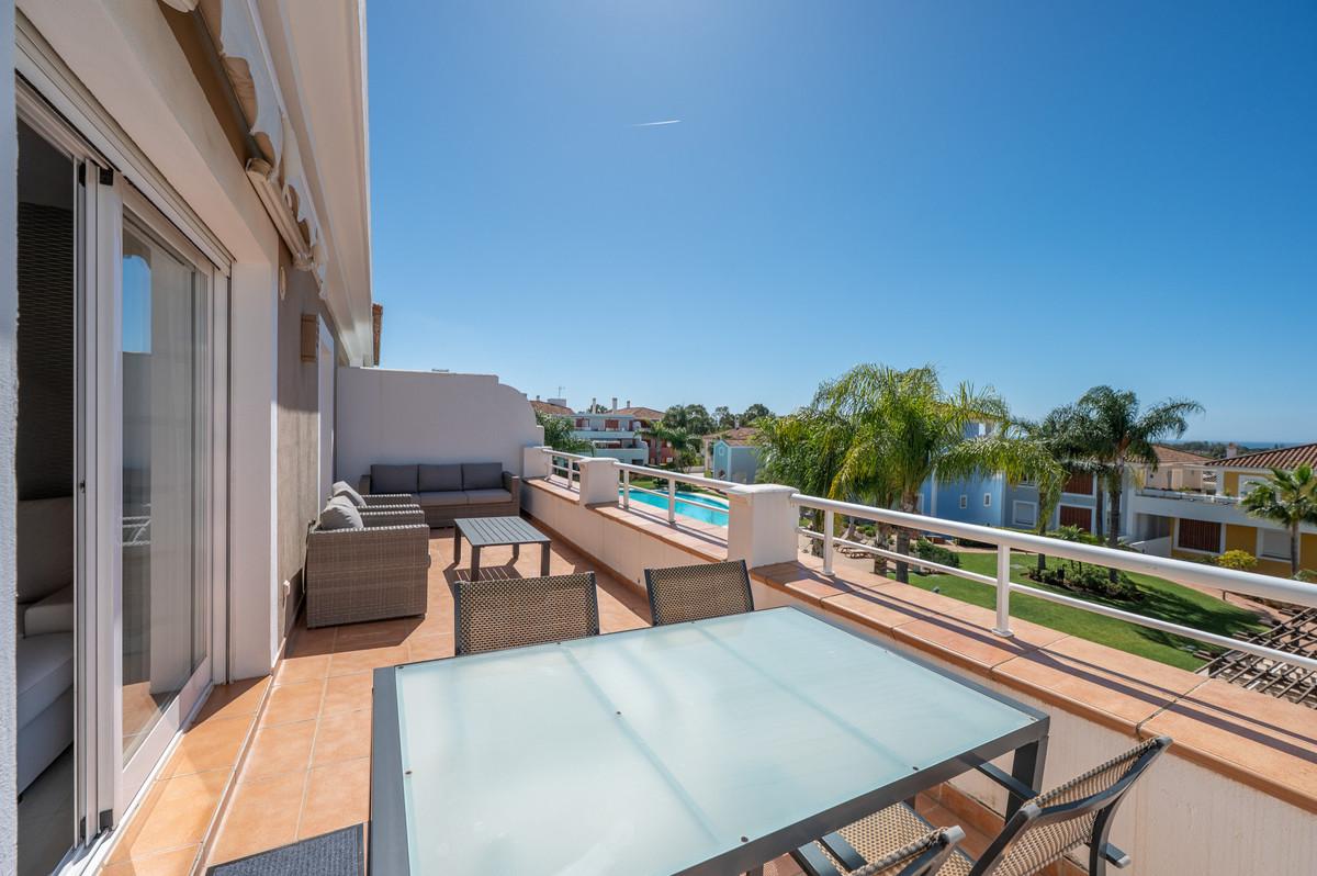 Apartment Penthouse in Estepona