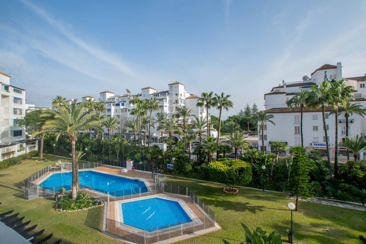 Apartment Middle Floor in Puerto Ban&uacute;s