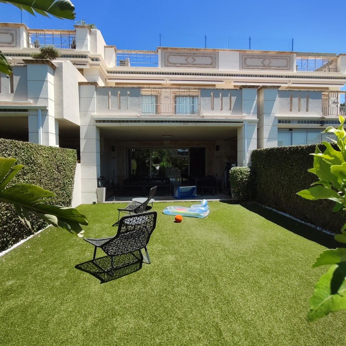 Townhouse Terraced in Sierra Blanca