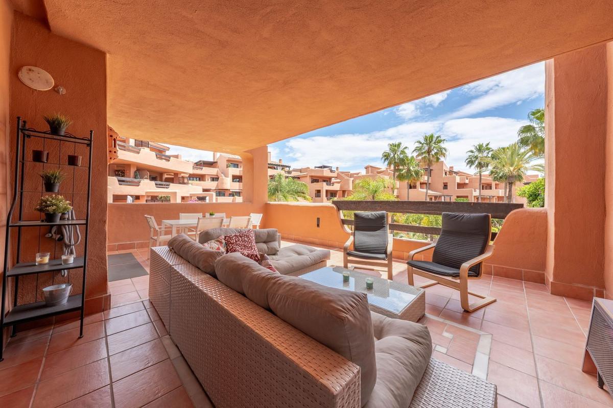Apartment Middle Floor in Estepona