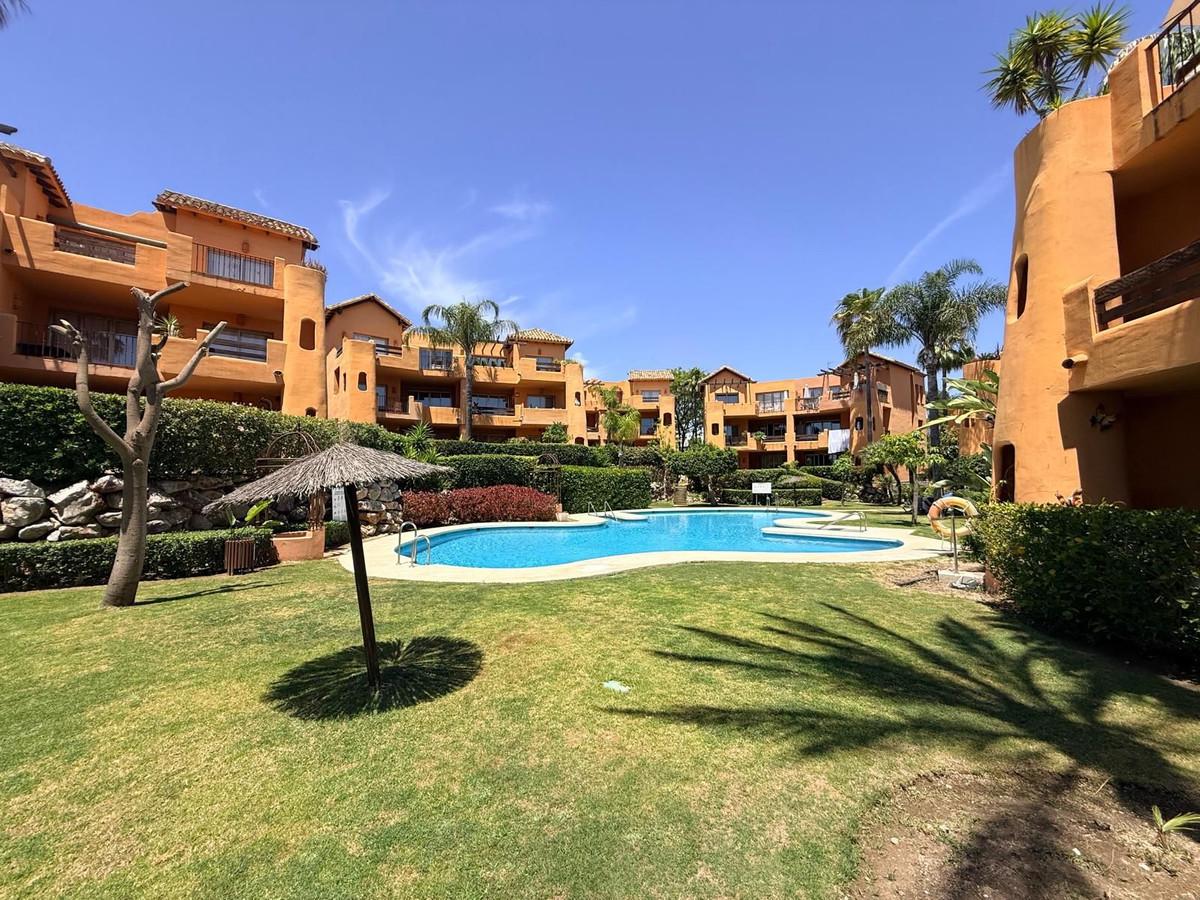 Apartment Middle Floor in Estepona
