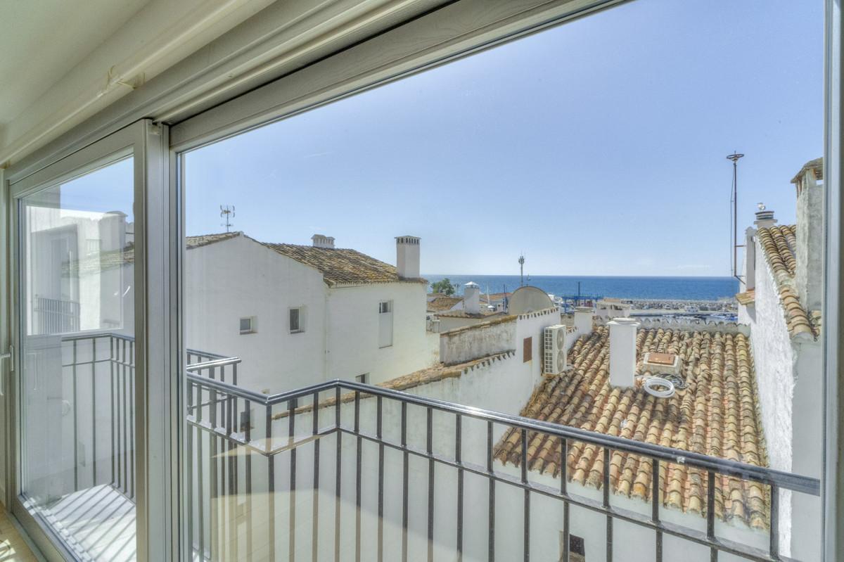 Apartment Middle Floor in Puerto Ban&uacute;s