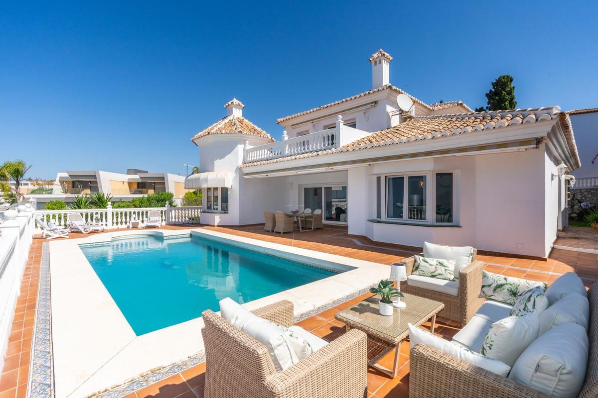 Villa Detached in El Chaparral