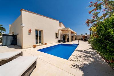 R5412289, Villa Detached in Co&iacute;n