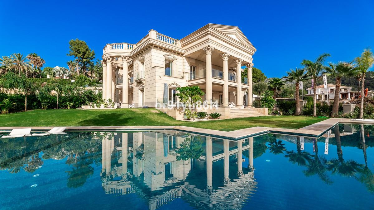 Villa Detached in Sierra Blanca