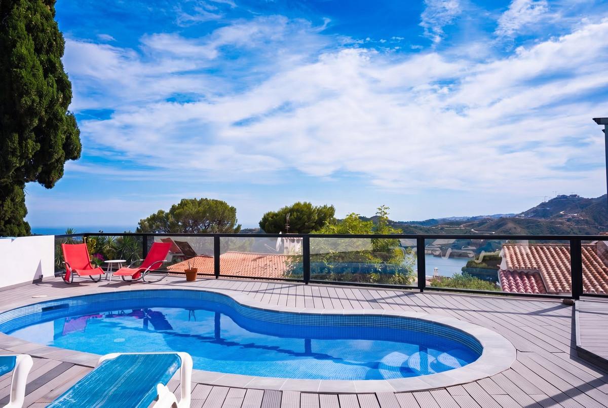 Villa Detached in Ist&aacute;n
