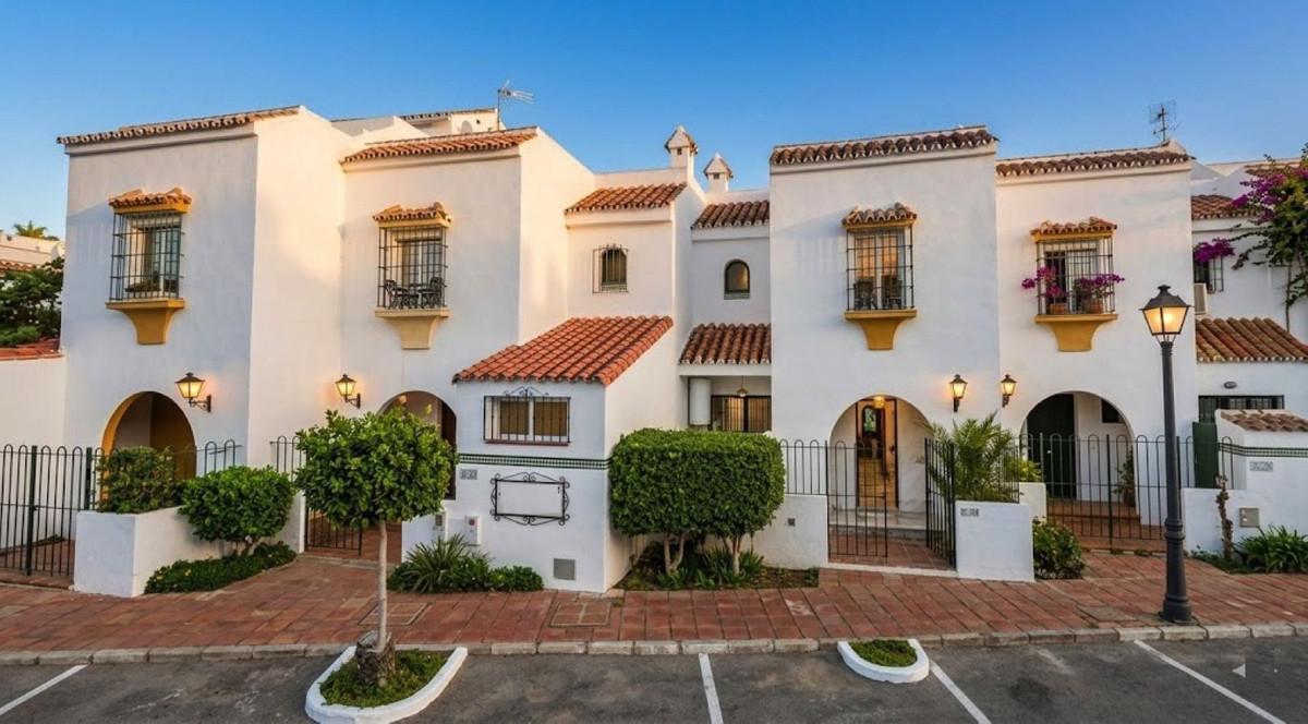 Townhouse Semi Detached in Casares Playa