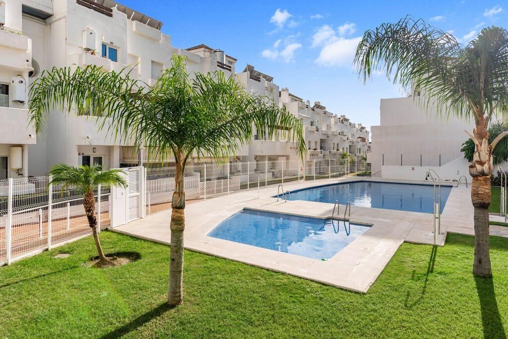 Apartment Penthouse in Estepona