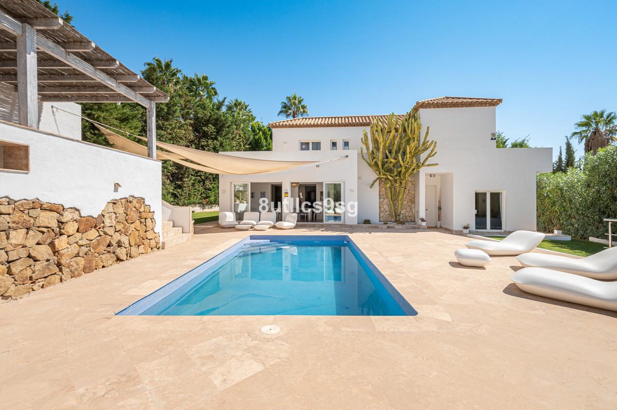 Villa Detached in Nueva Andalucía