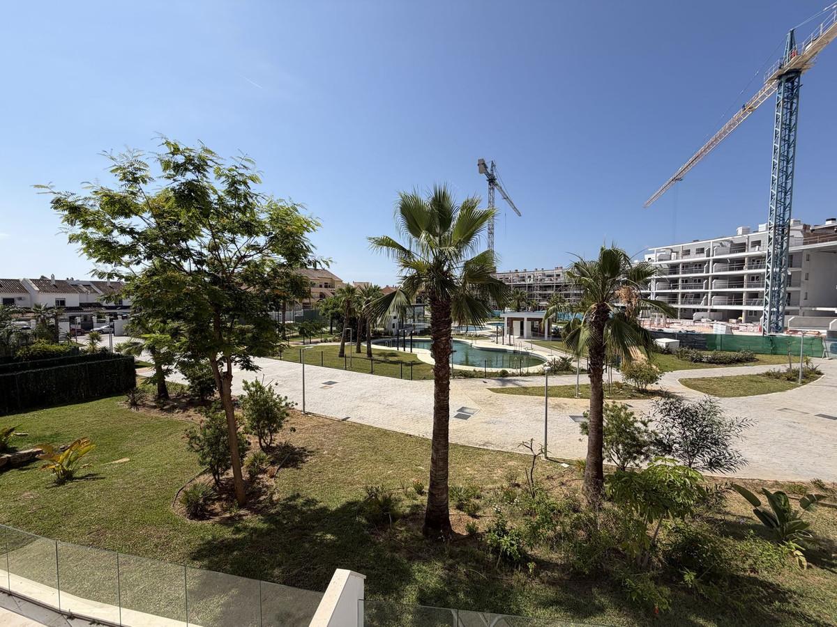 Apartment Middle Floor in La Duquesa
