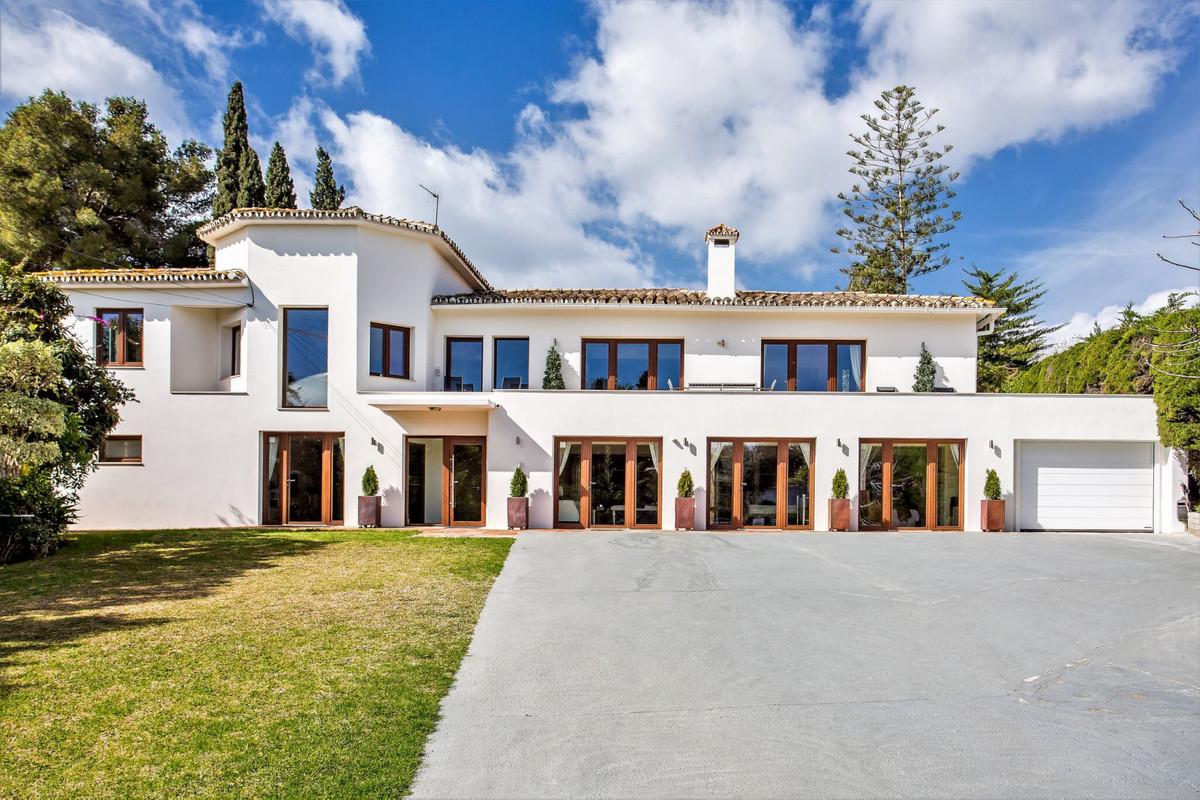 Villa Detached in San Pedro de Alc&aacute;ntara