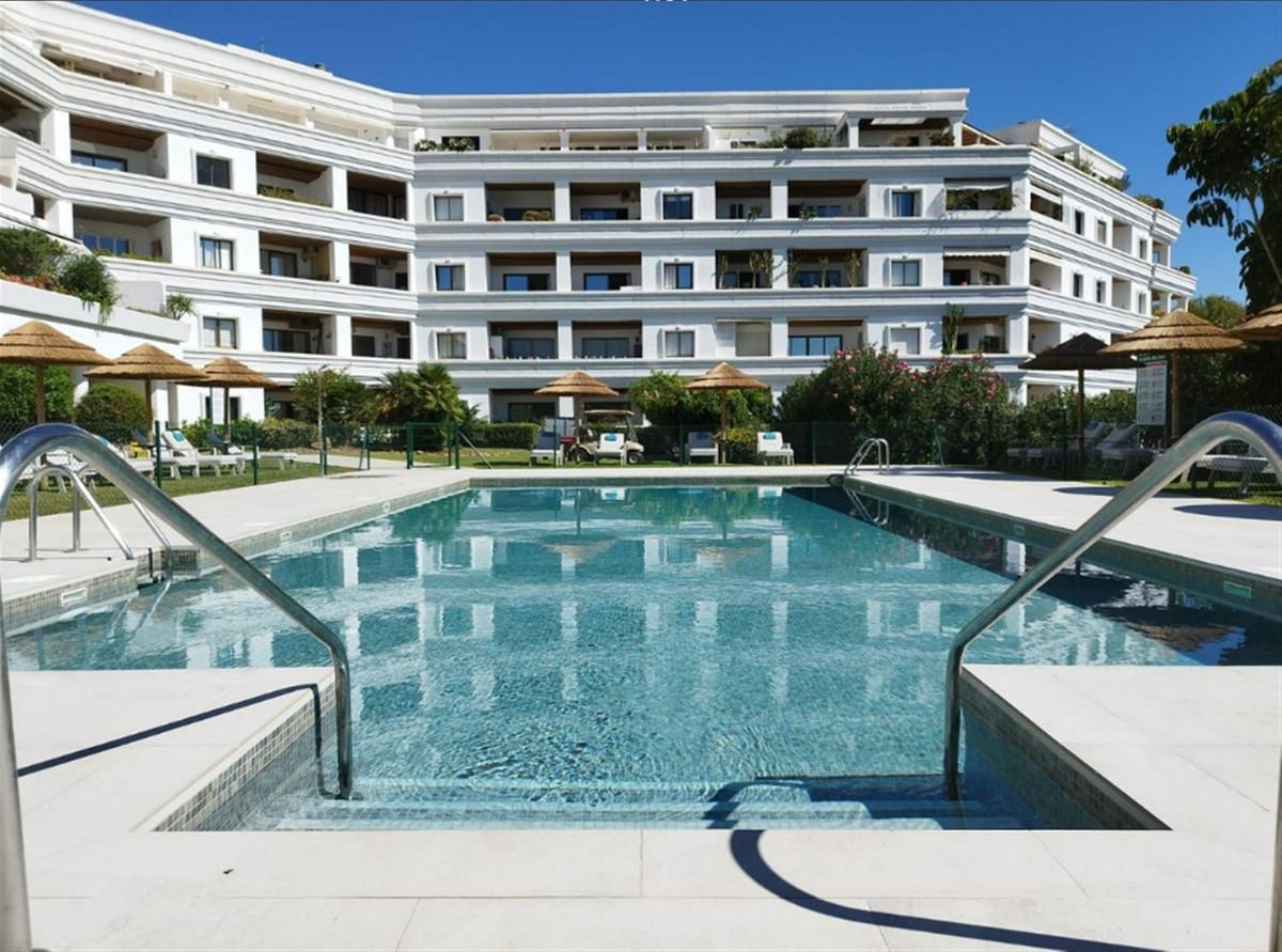 Apartment Middle Floor in Nueva Andaluc&iacute;a