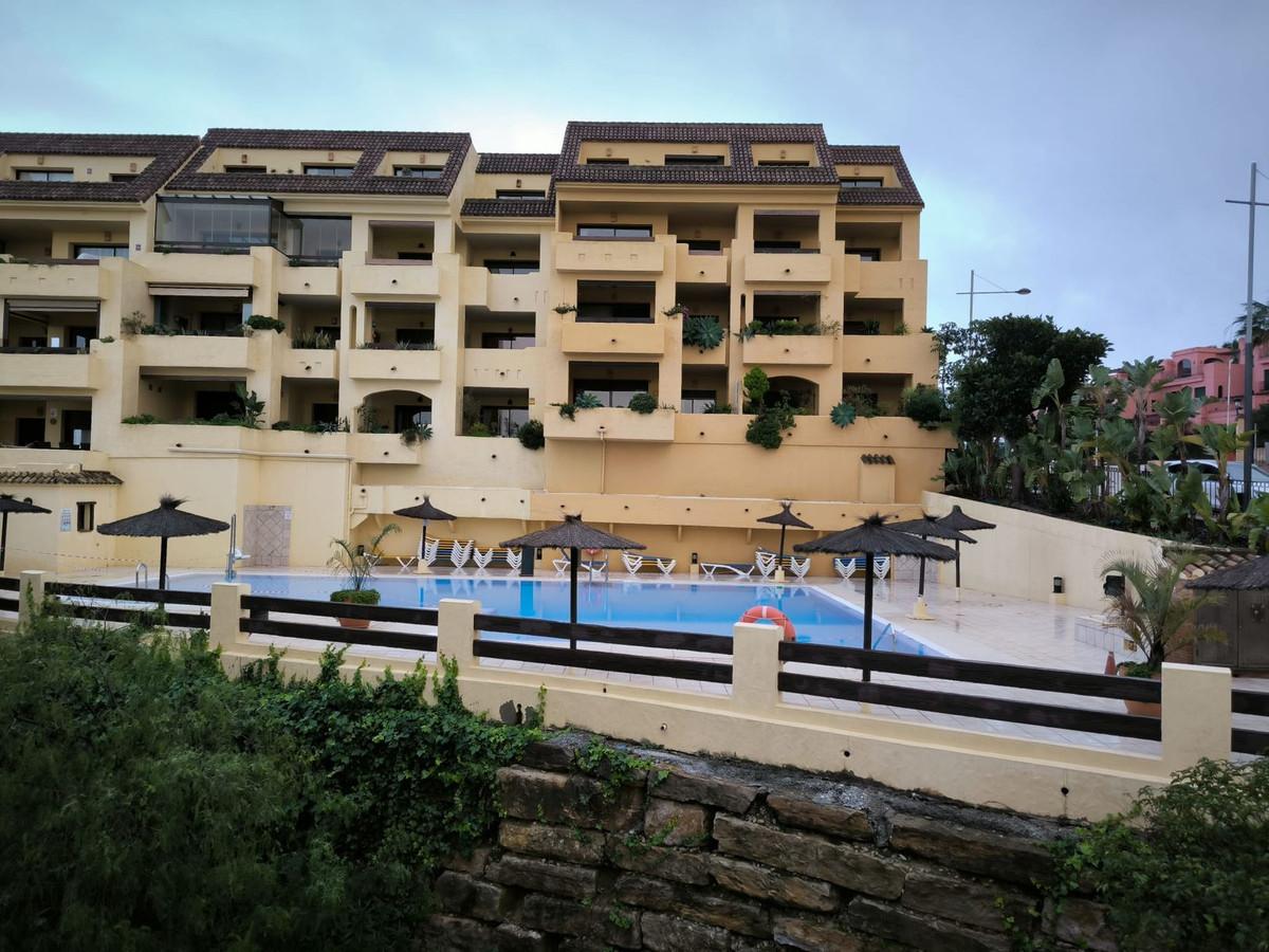Apartment Middle Floor in La Duquesa
