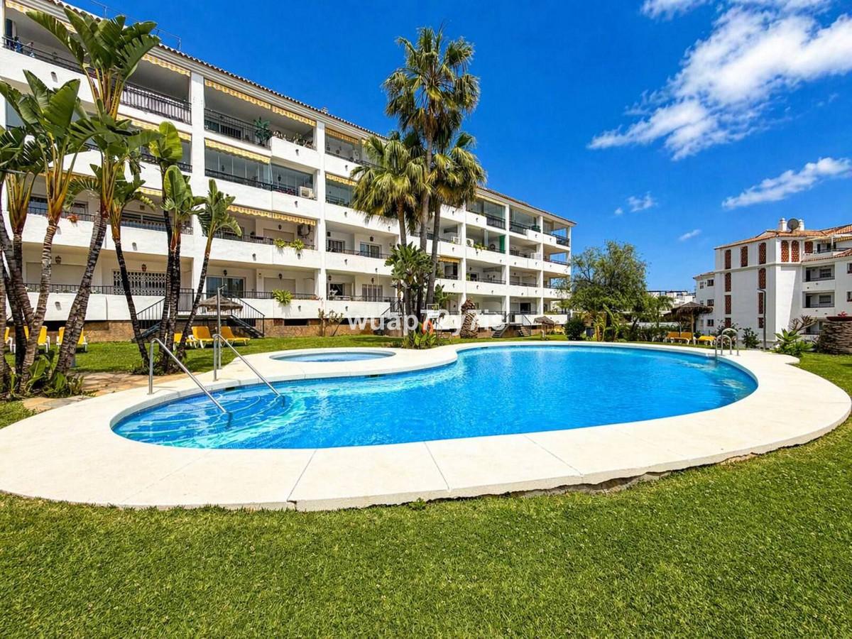 Apartment Middle Floor in Calahonda