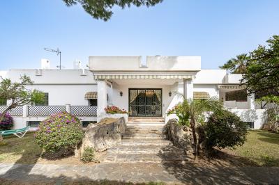 R5418574, Villa Detached in Nag&uuml;eles