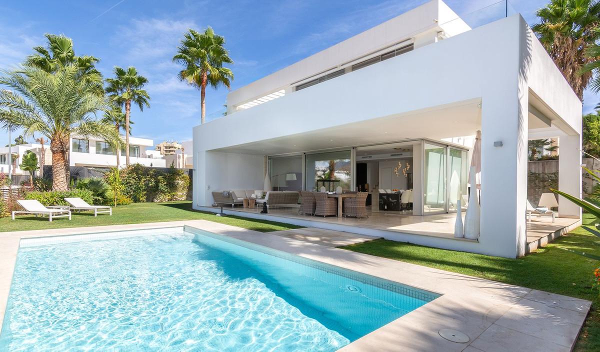 Villa Detached in R&iacute;o Real