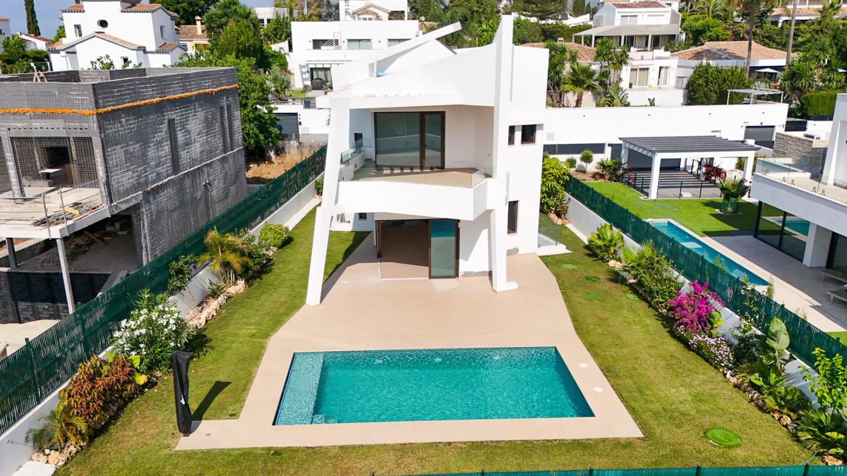 Villa Detached in Estepona