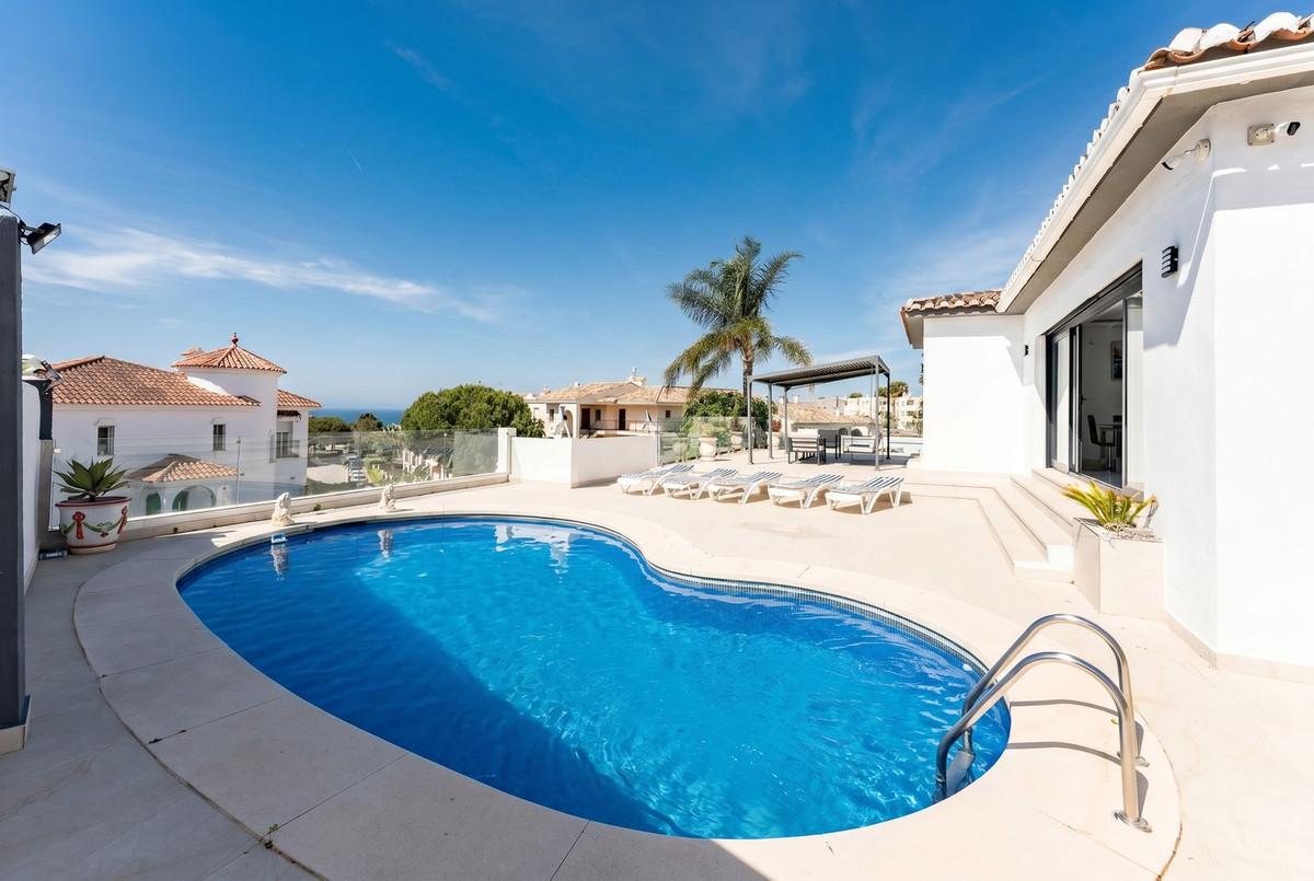 Villa Detached in Riviera del Sol