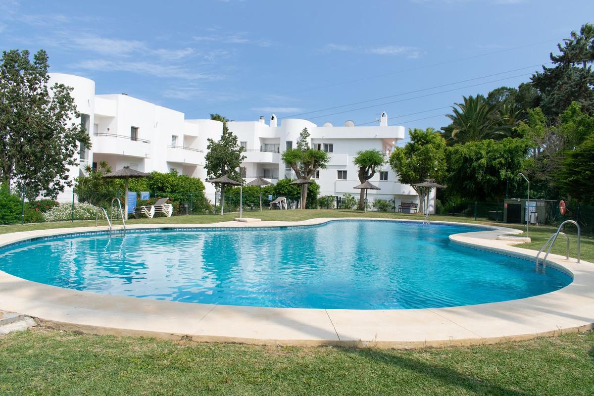 Apartment Middle Floor in Estepona