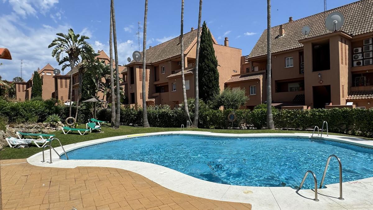 Apartment Middle Floor in Casares Playa
