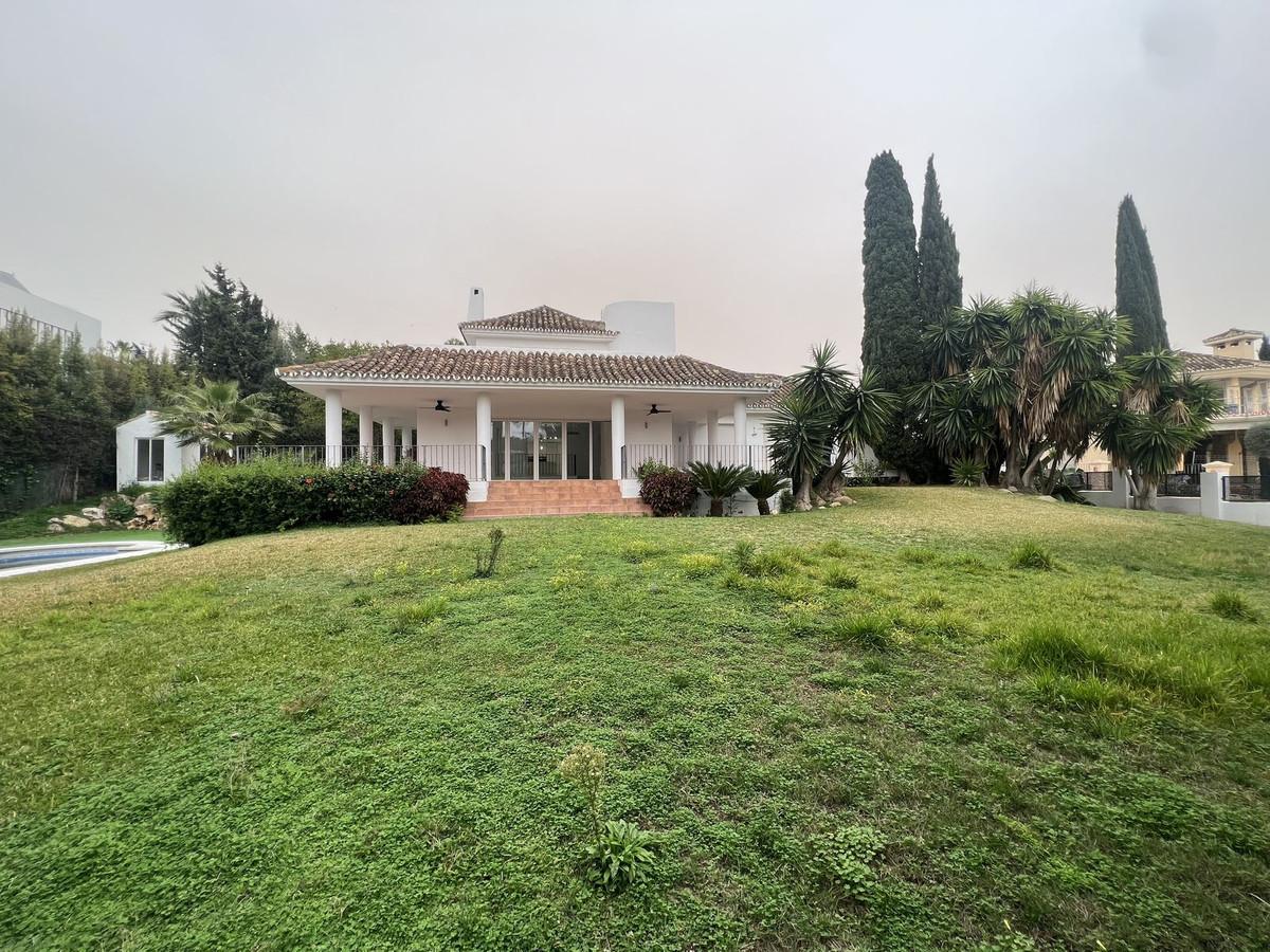 Villa Detached in Nueva Andaluc&iacute;a