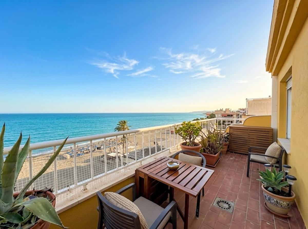 Apartment Penthouse in Estepona
