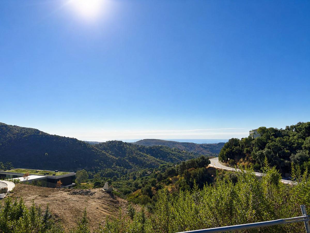 Plot Residential in Benahav&iacute;s