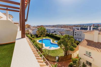 R5422504, Apartment Penthouse Duplex in Estepona