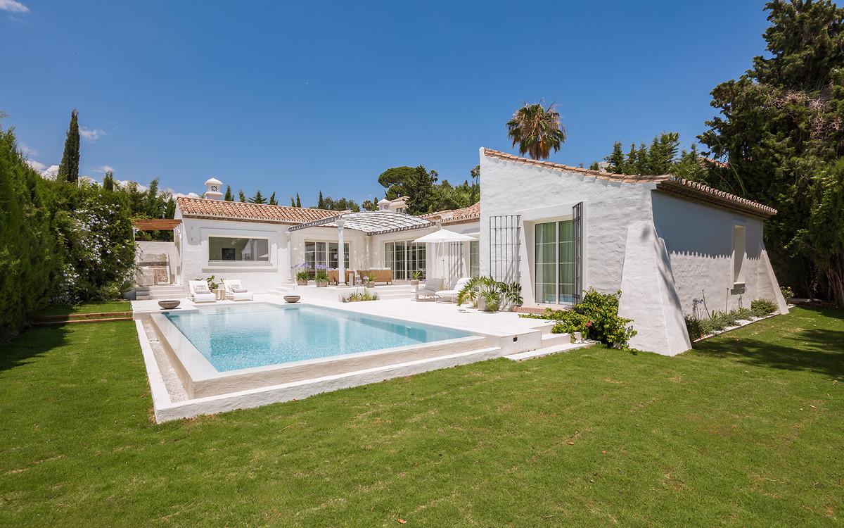 Villa Detached in Guadalmina Alta