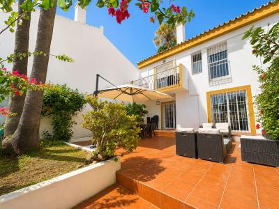 R5422243, Villa Semi Detached in El Chaparral