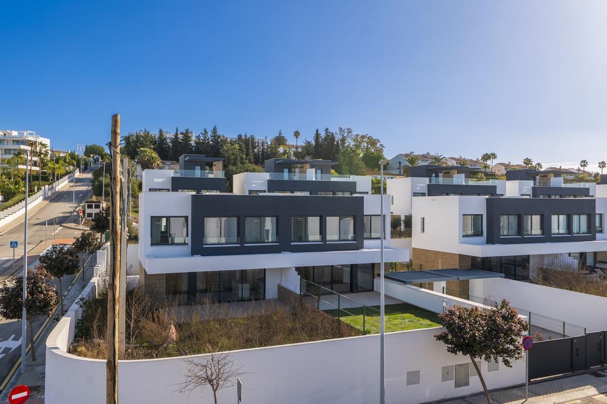 Villa Detached in Estepona