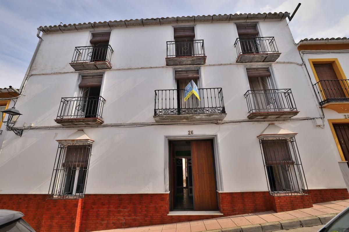 Townhouse Terraced in Ca&ntilde;ete la Real