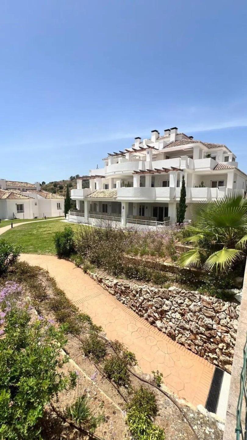 Apartment Middle Floor in Nueva Andaluc&iacute;a