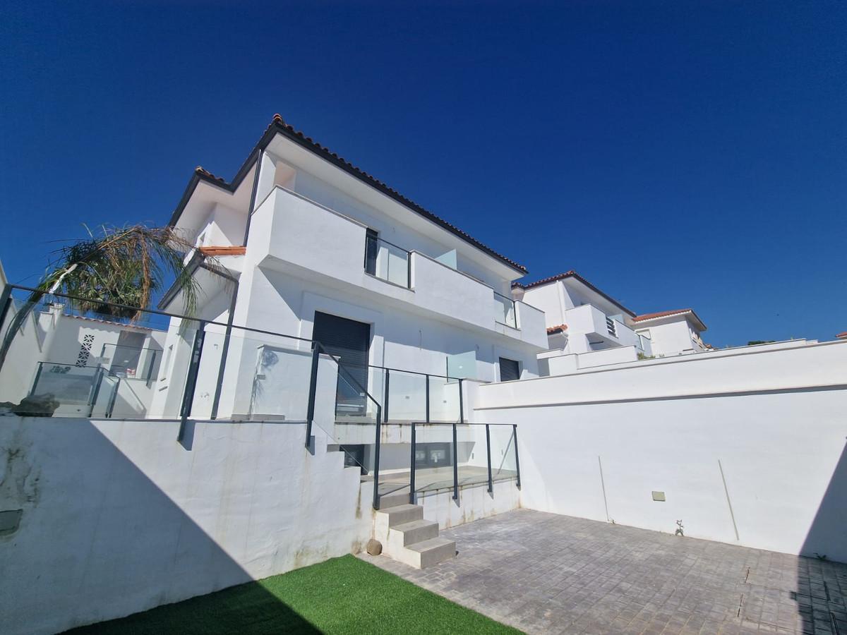 Villa Semi Detached in Manilva