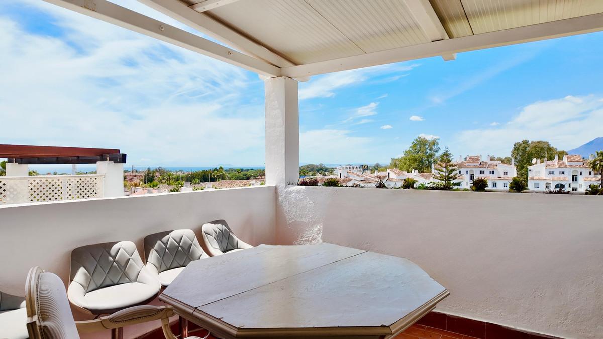 Apartment Penthouse in Estepona