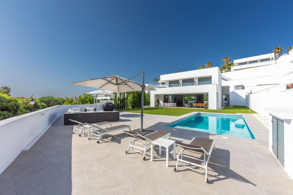 Villa Detached in La Duquesa