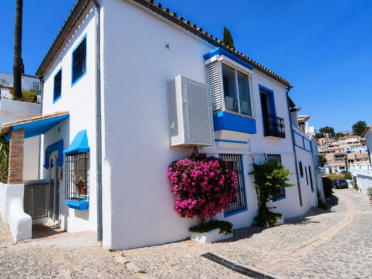 Townhouse Detached in El Madro&ntilde;al