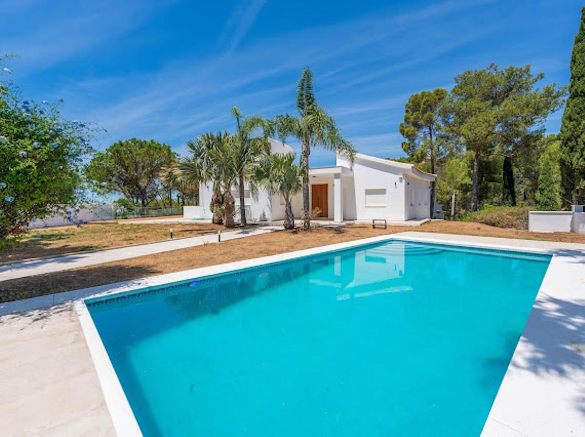 Villa Detached in El Madro&ntilde;al