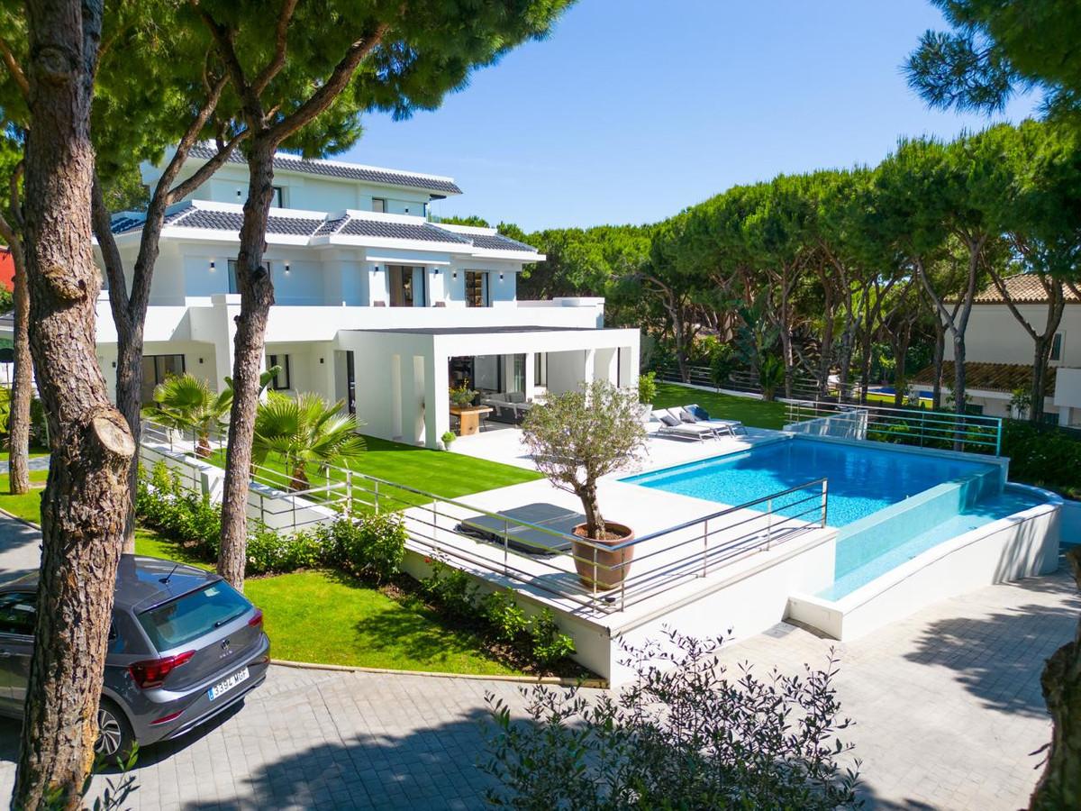 Villa Detached in Las Chapas