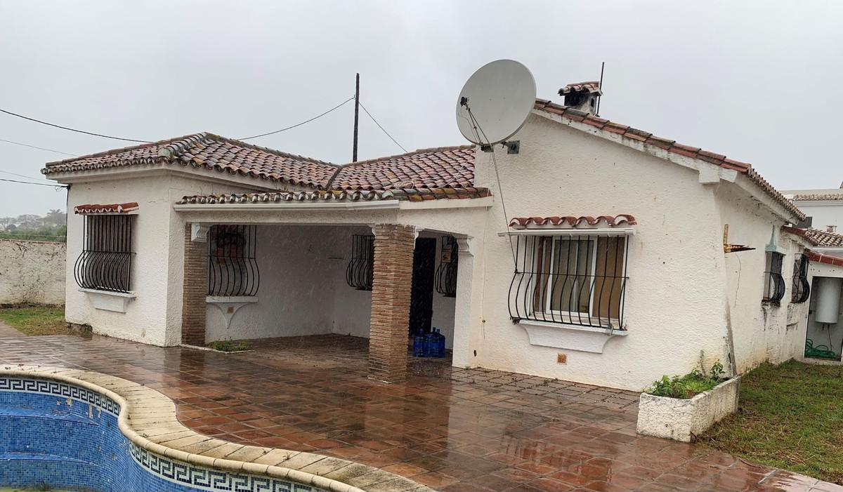 Villa Detached in San Pedro de Alc&aacute;ntara
