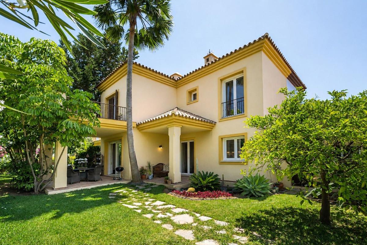 Villa Semi Detached in Marbella