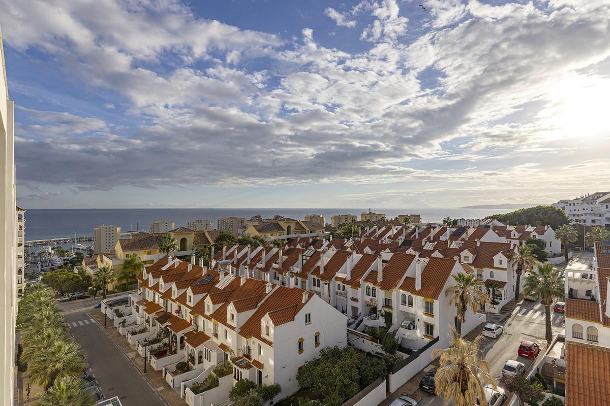 Apartment Middle Floor in Estepona