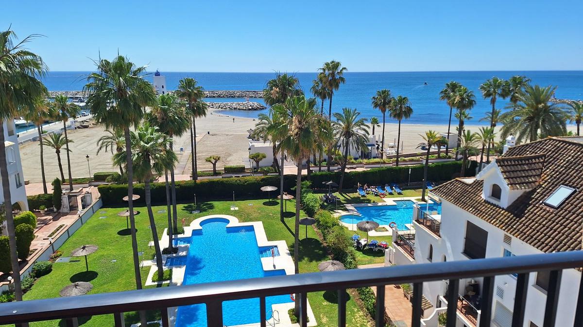 Apartment Penthouse in La Duquesa