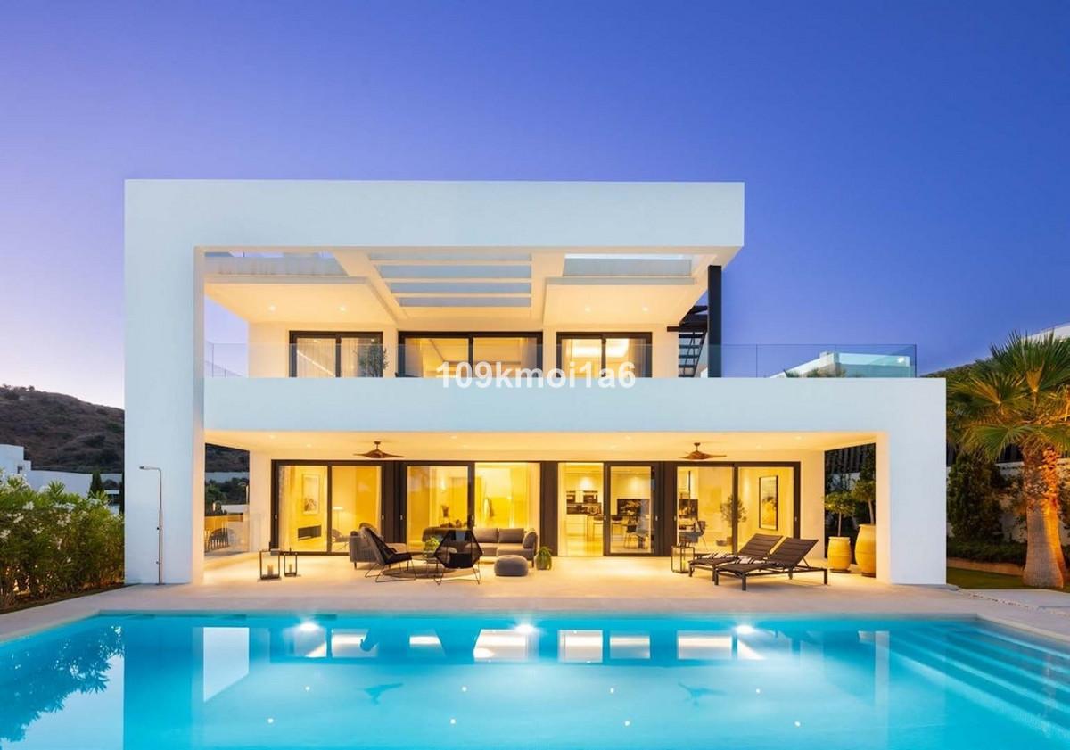 Villa Detached in Nueva Andaluc&iacute;a