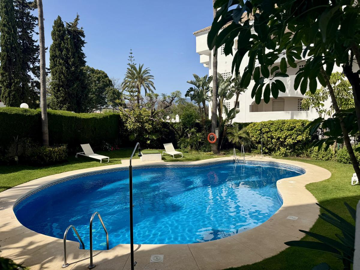 Apartment Penthouse Duplex in Guadalmina Baja